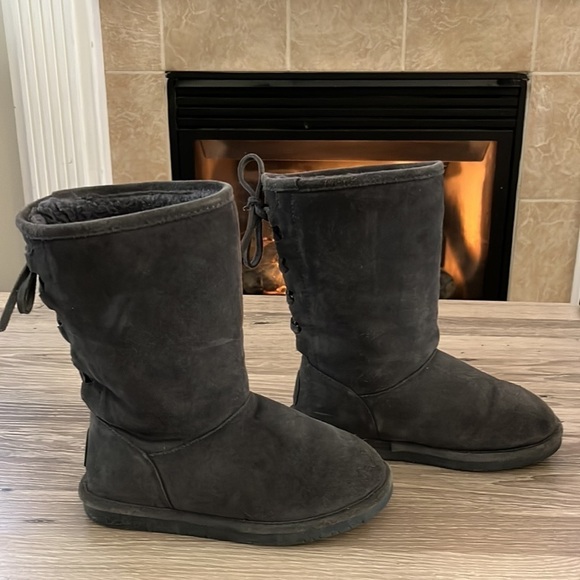 BEARPAW boots - Picture 1 of 8